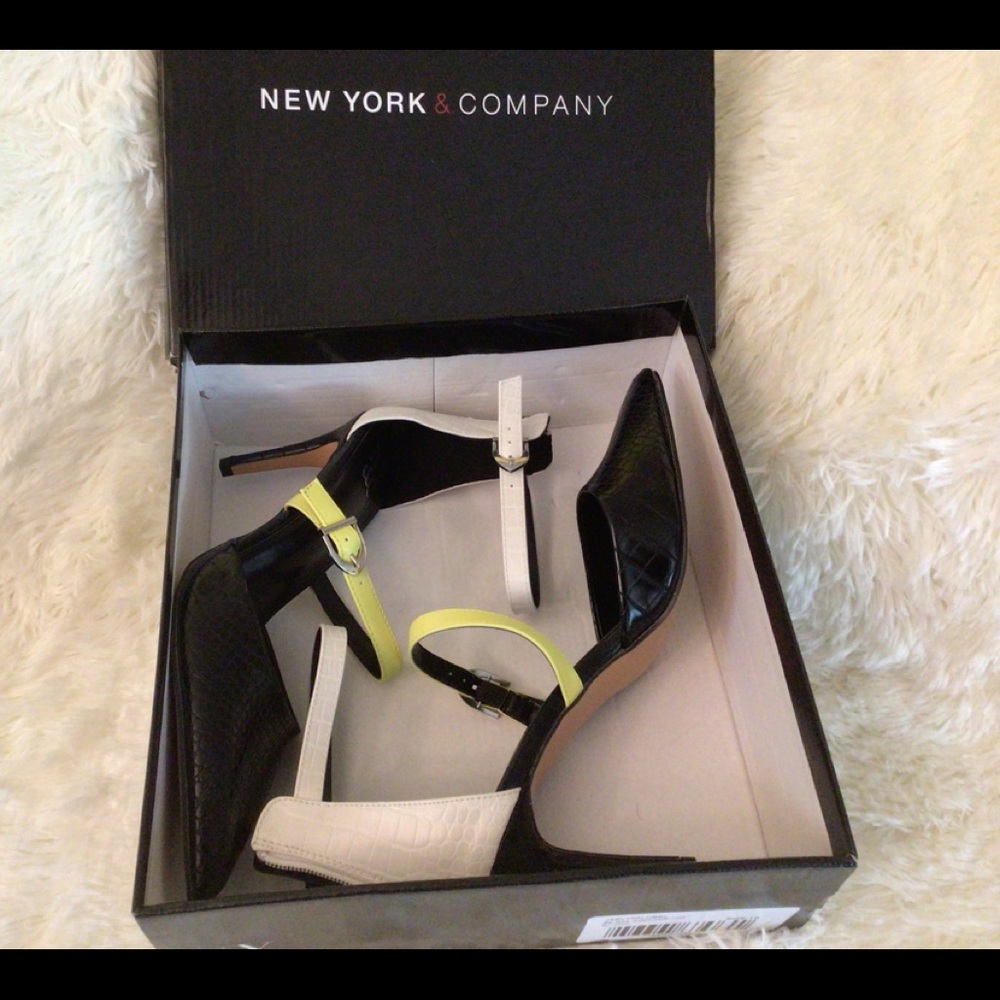 NY & CO pointed heels